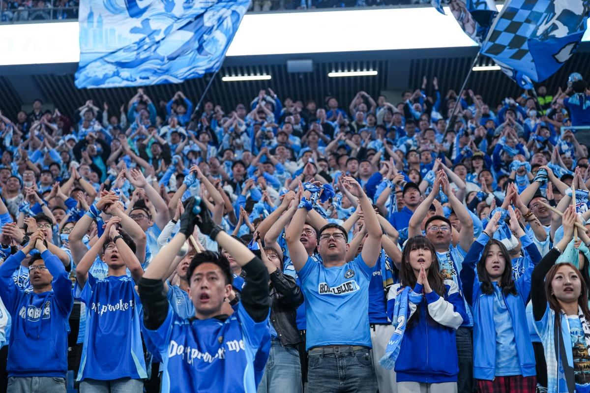 连停带过！刘祝润转身抽射破门，海港2-0领先赛更达